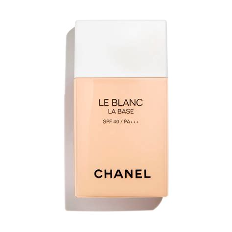 chanel le blanc base review indonesia|Le Blanc Light Revealing Brightening Makeup Base .